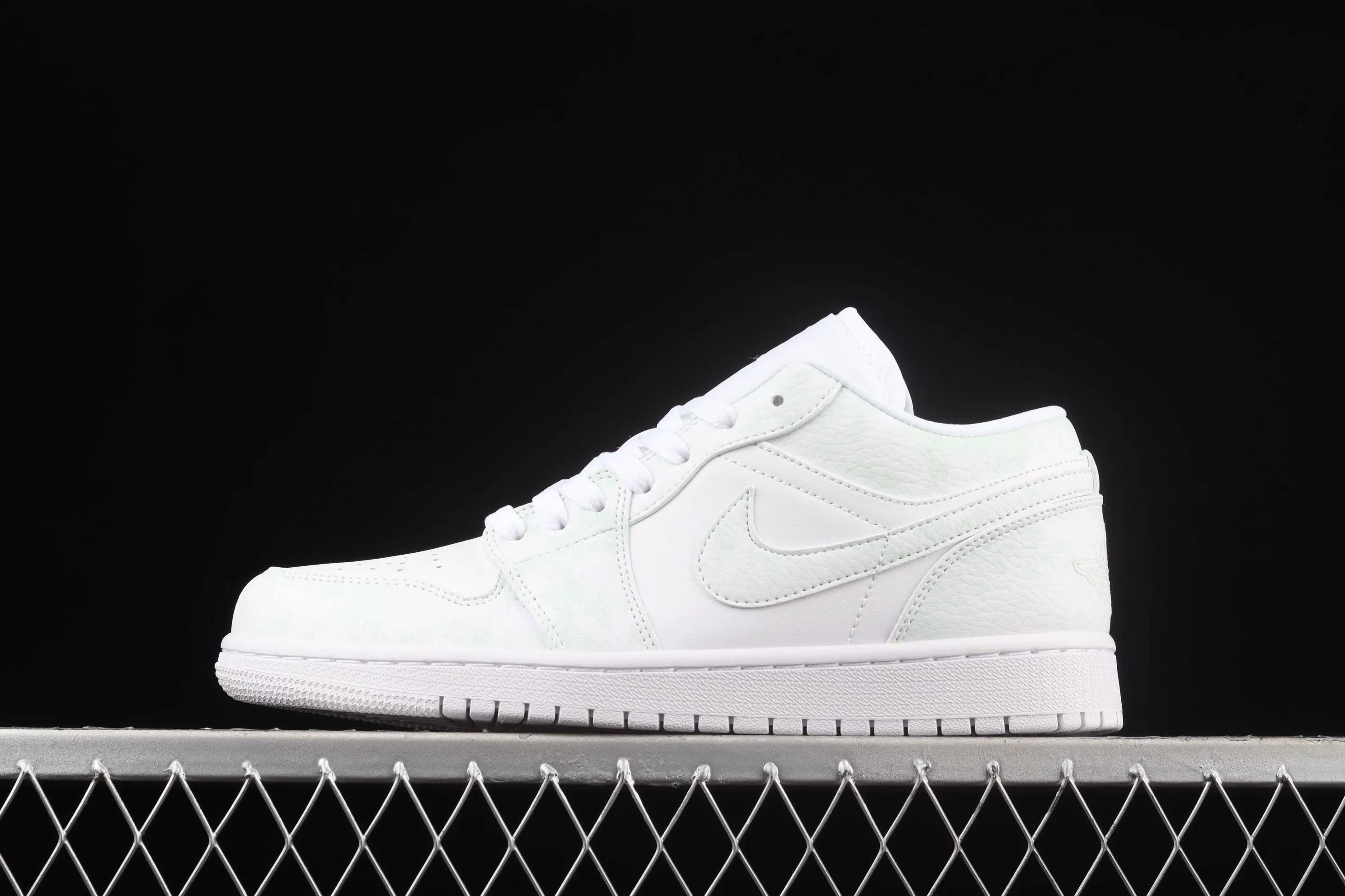 All categories Air Jordan Jordan series basketball shoes Air Jordan 1 Low Air Jordan 1 Low AJ1 Joe 1 starry sky thermal induction low-top cultural casual sneakers 553558-130